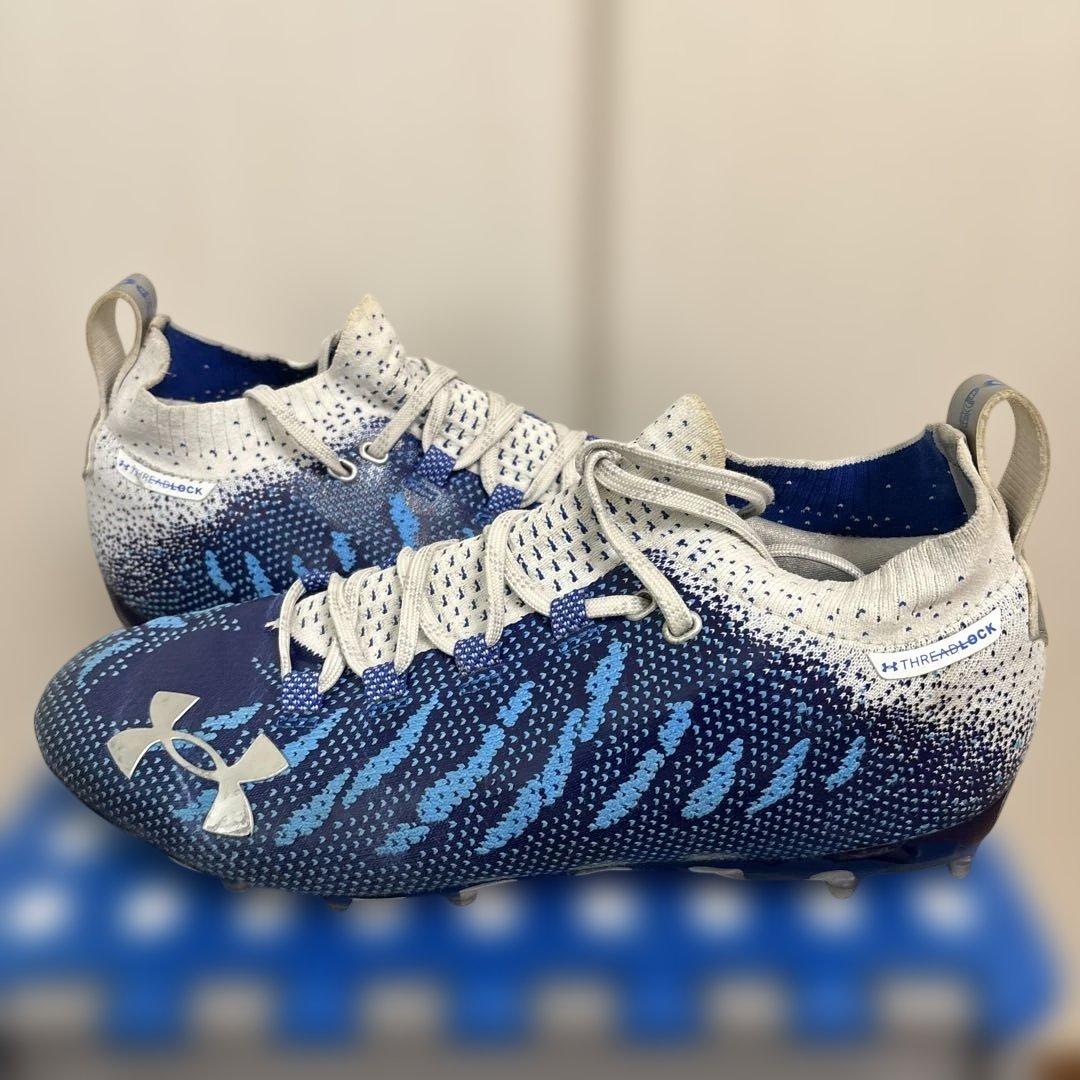 UA“SPOTLIGHT LUX MC“ホワイト/カロライナブルー 26㌢