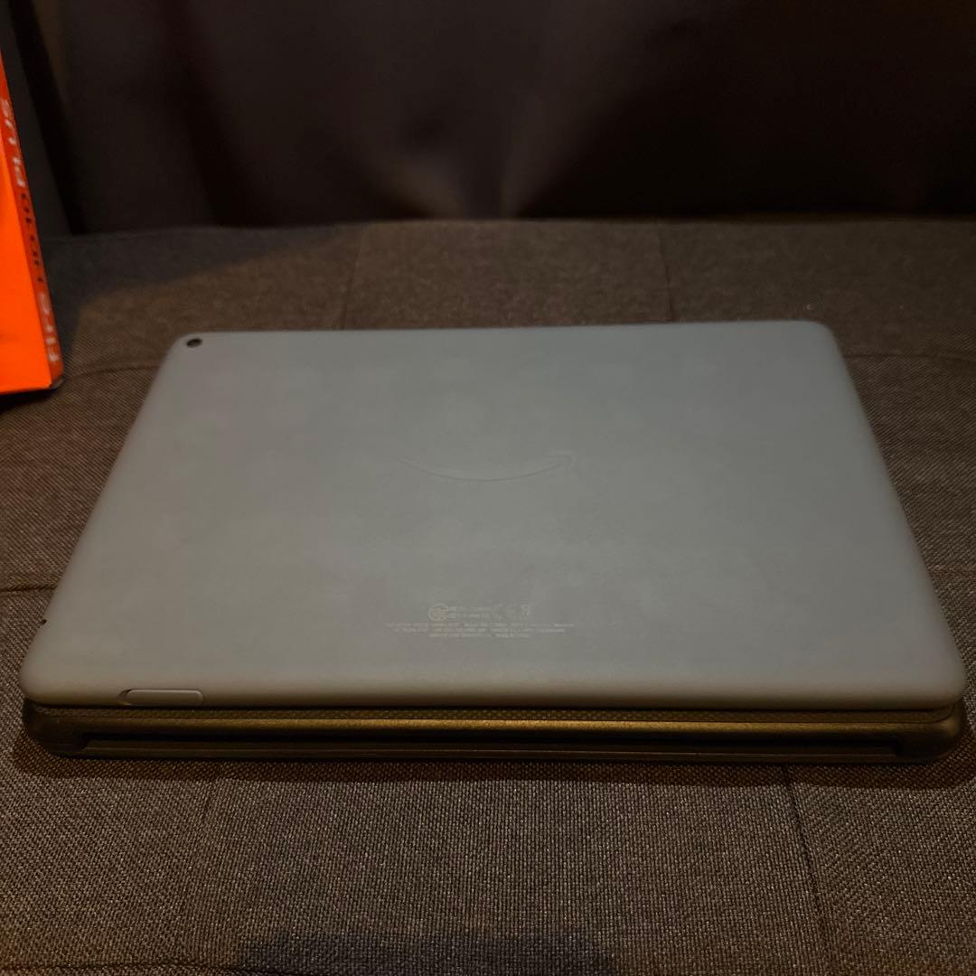 Fire HD 10 Plus (第11世代) キーボード付き