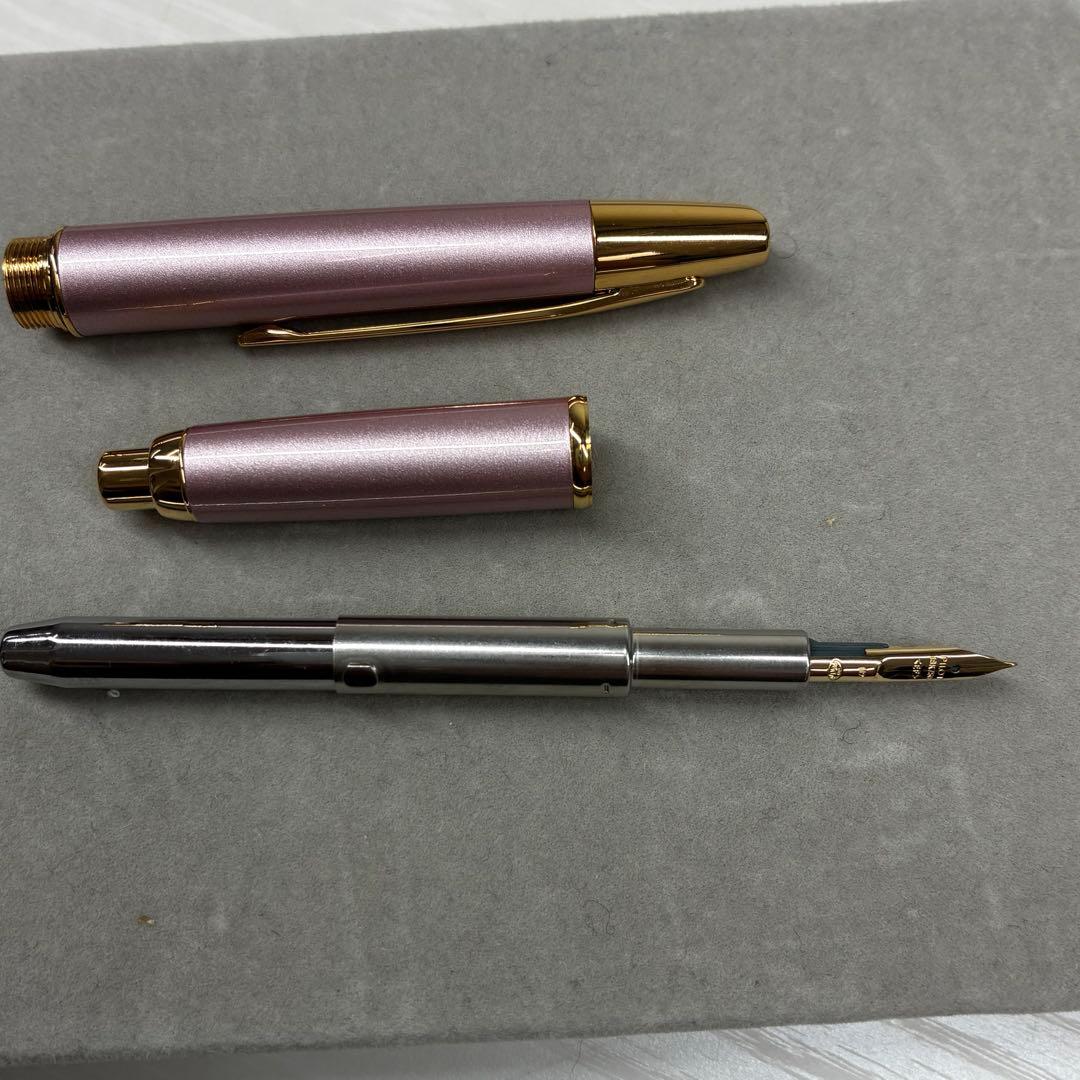 パイロット　キャップレス　万年筆