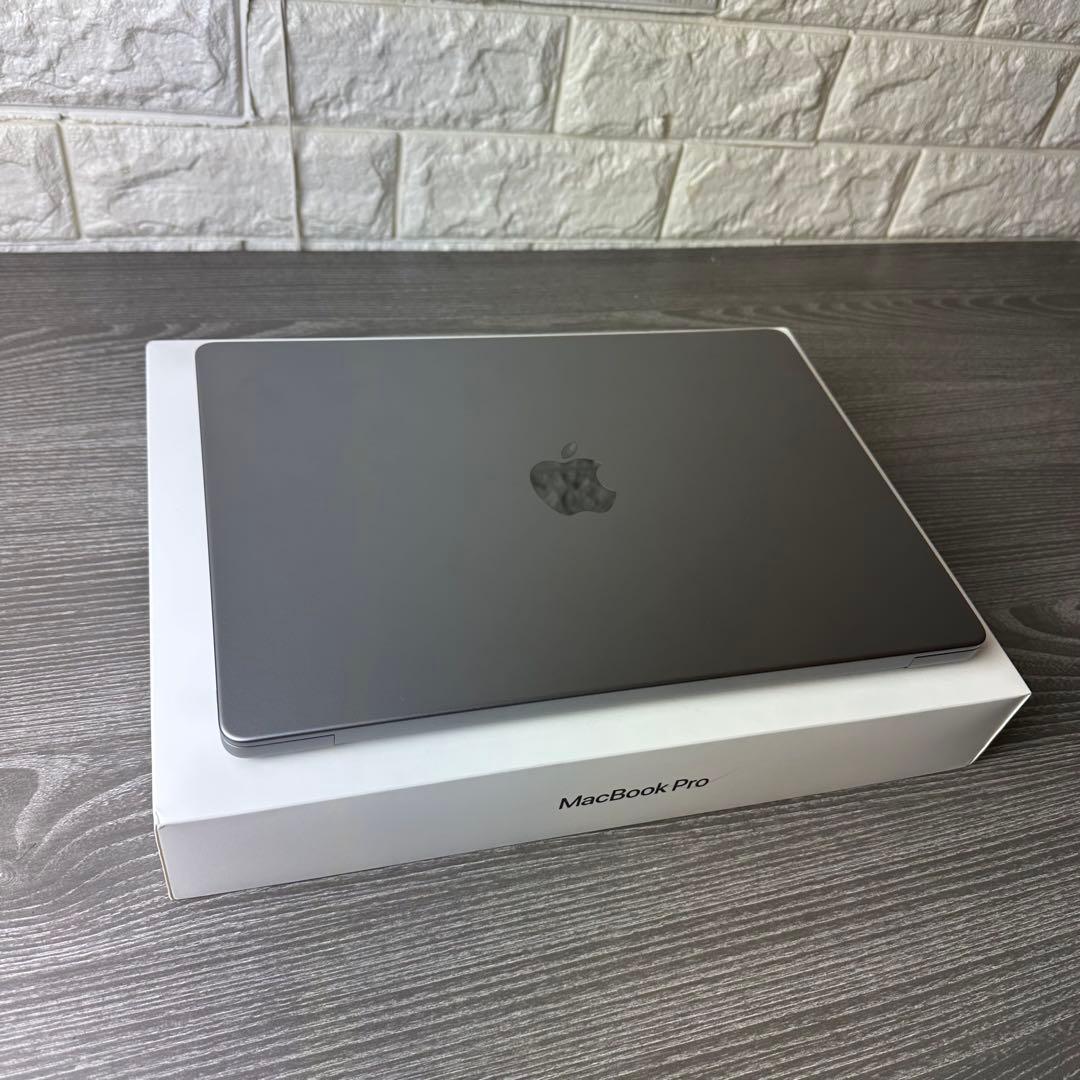 (極美品) MacBook Pro 2021 M1 MAX