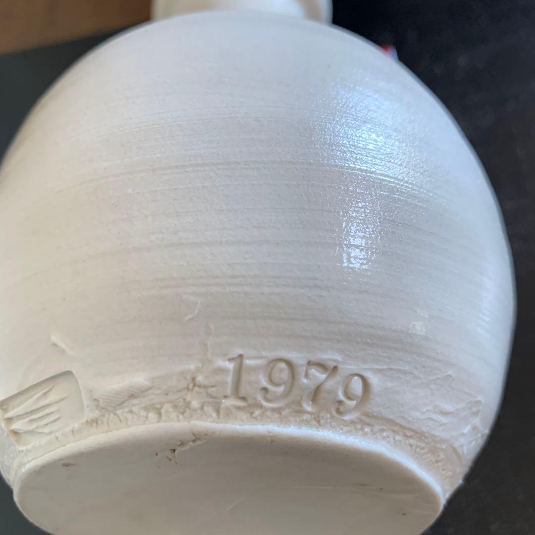 秀逸作品『陶芸作家 鯉江良二』 唯一無二の白いつぼ　オブジェ　在銘 共箱