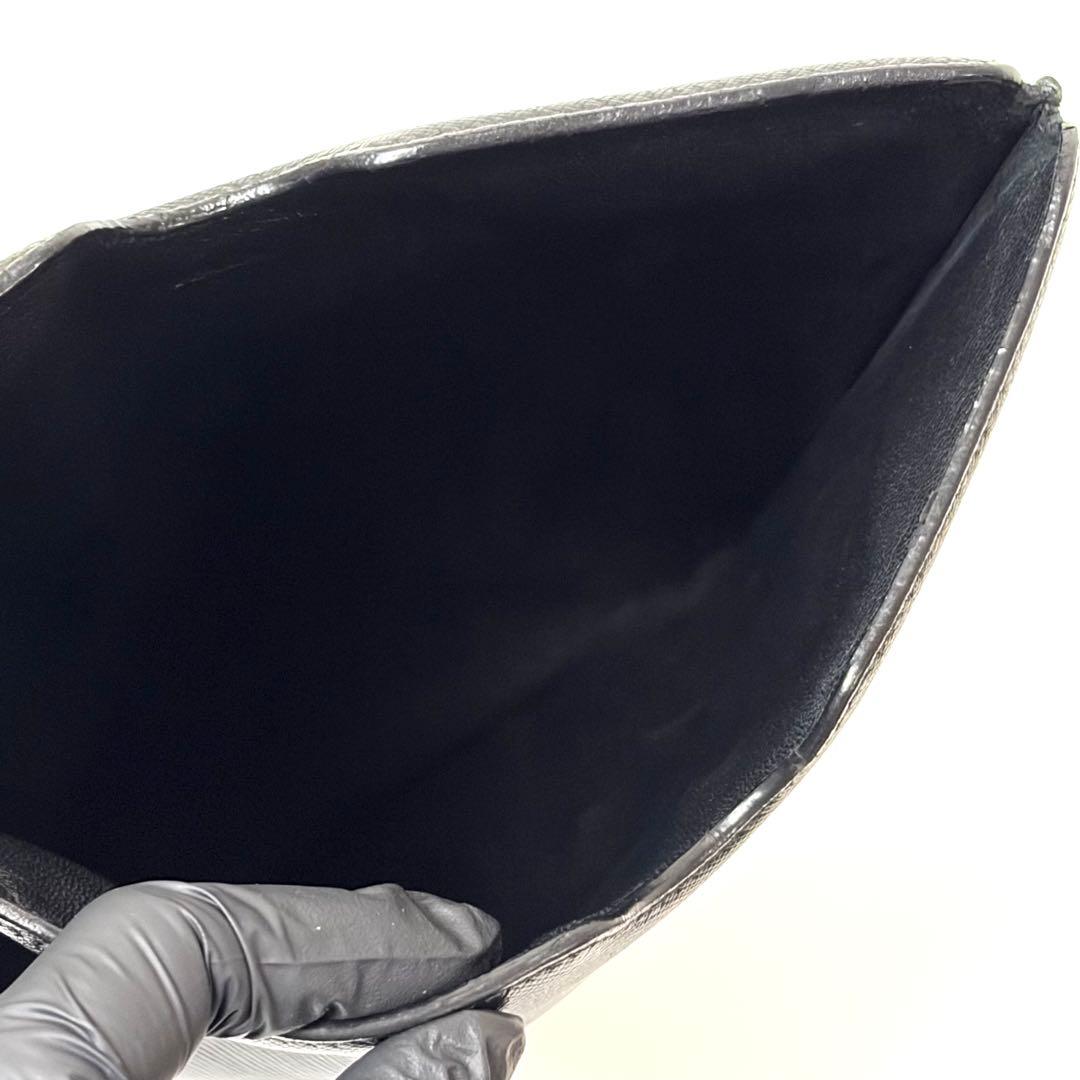 PRADA iPadケース サフィアーノレザー ブラック　三角ロゴ