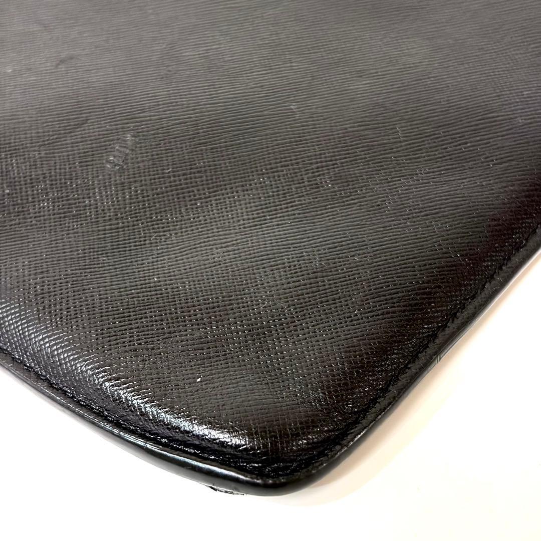 PRADA iPadケース サフィアーノレザー ブラック　三角ロゴ