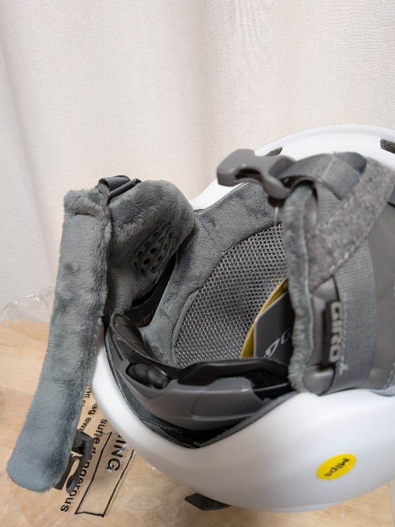 【新品】GIRO AVERA MIPS AF　レディースM　アジアンフィット