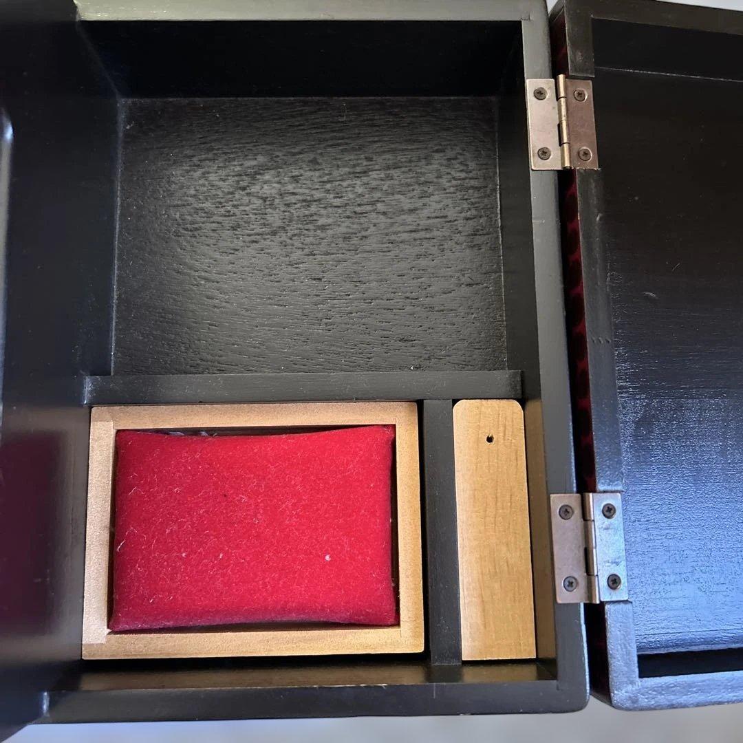 鎌倉彫り木製木彫り漆塗り裁縫箱