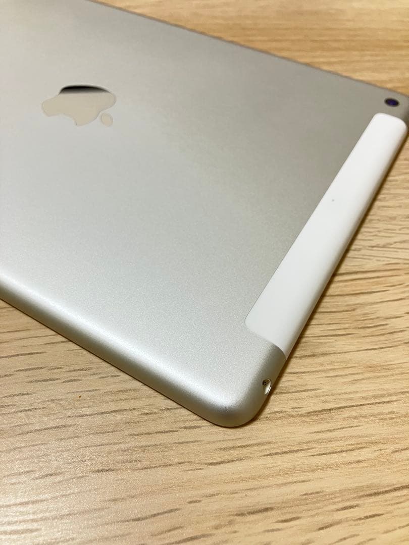 バッテリー容量98%★iPad 第7世代 32GB Wi-Fi セルラー ドコモ