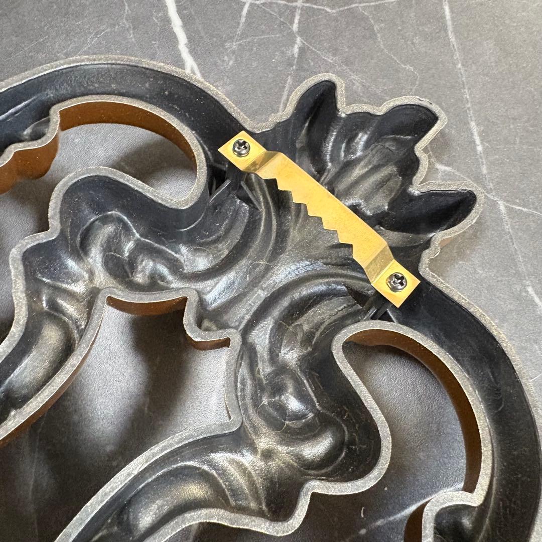 額縁　ゴールド　ロココ調　フレーム　インテリアIKEA UNG DRIL ミラー