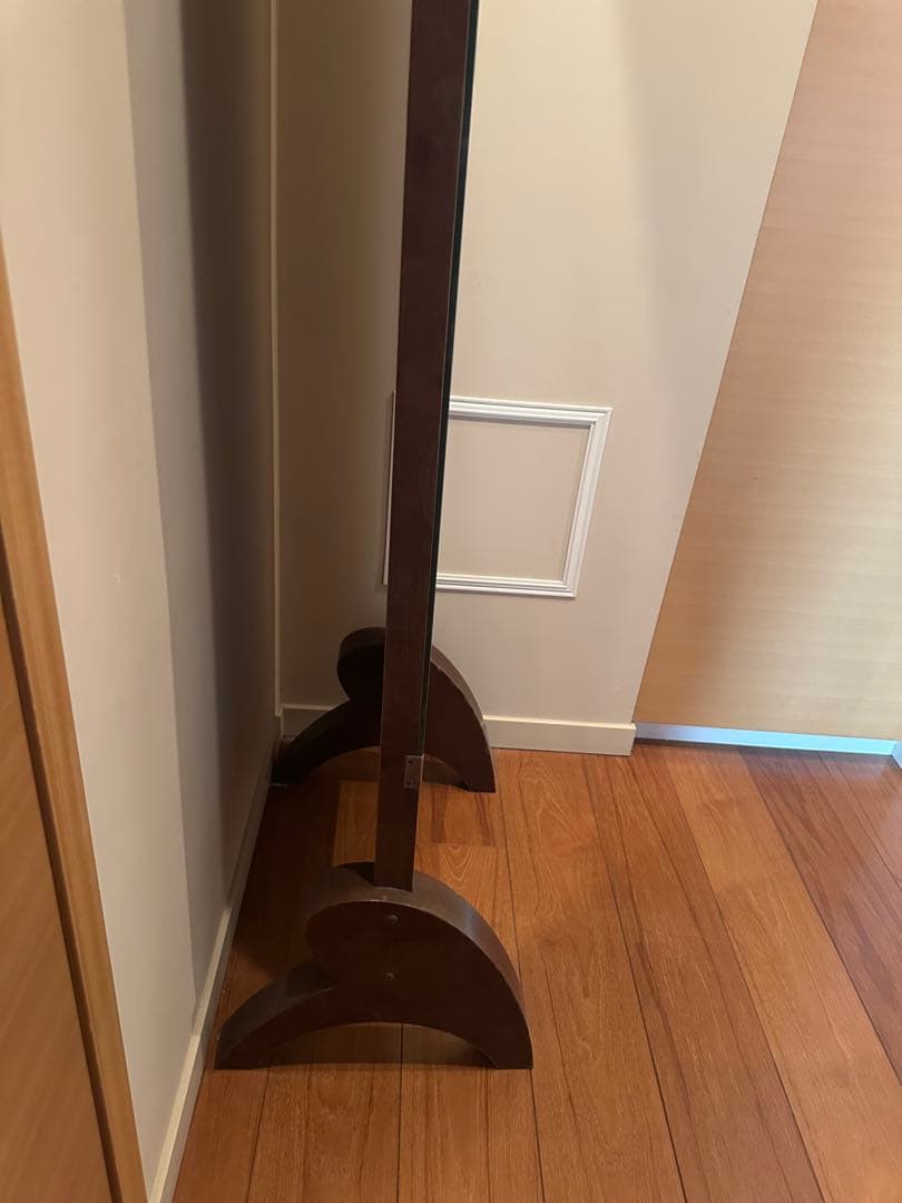 アンティーク木製大型スタンドミラー 刺繍カバー付き