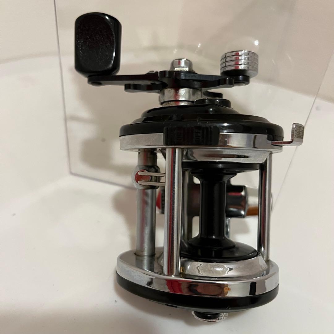 ダイワ ミリオネア 2500C オールド　ベイト　リール