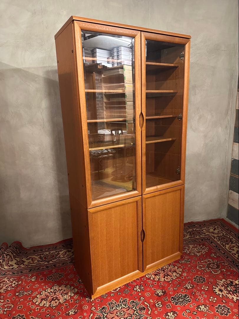 【東京都内23区配送無料】ビンテージ　レトロ　チーク材　食器棚　ショーケース　棚