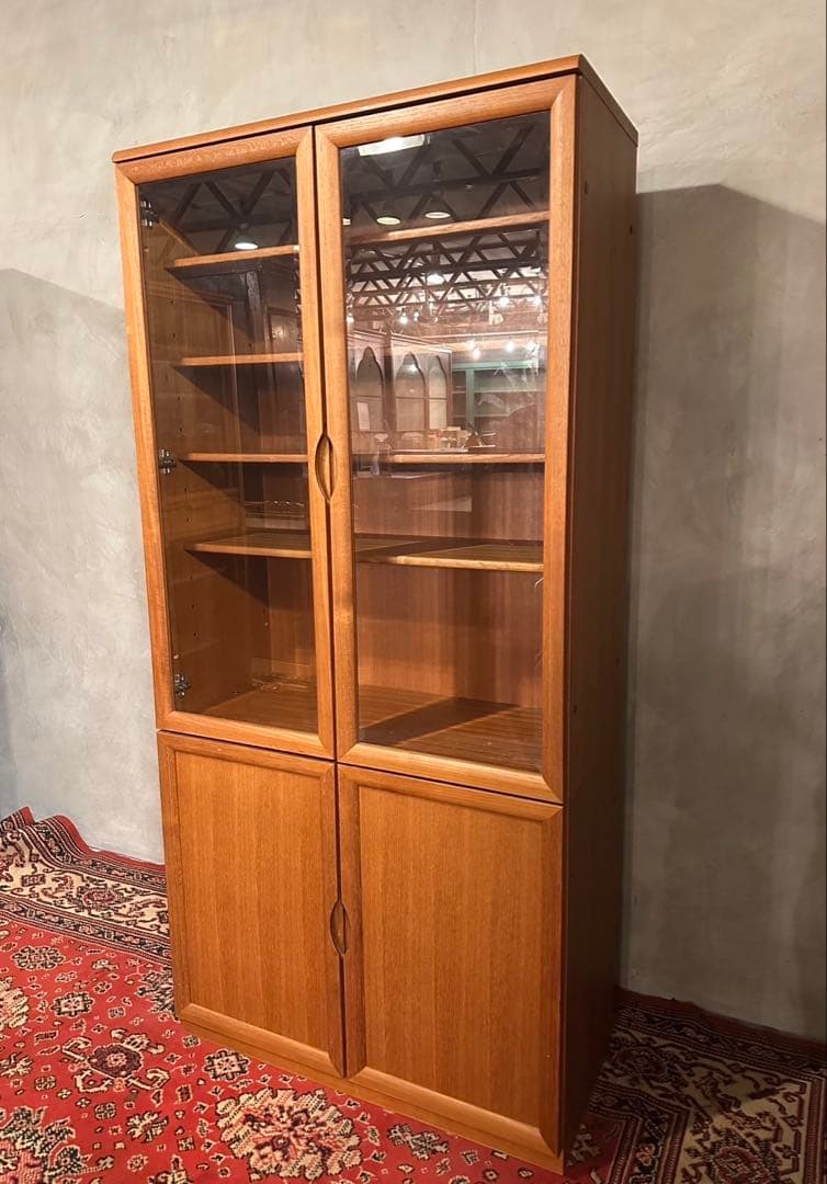 【東京都内23区配送無料】ビンテージ　レトロ　チーク材　食器棚　ショーケース　棚