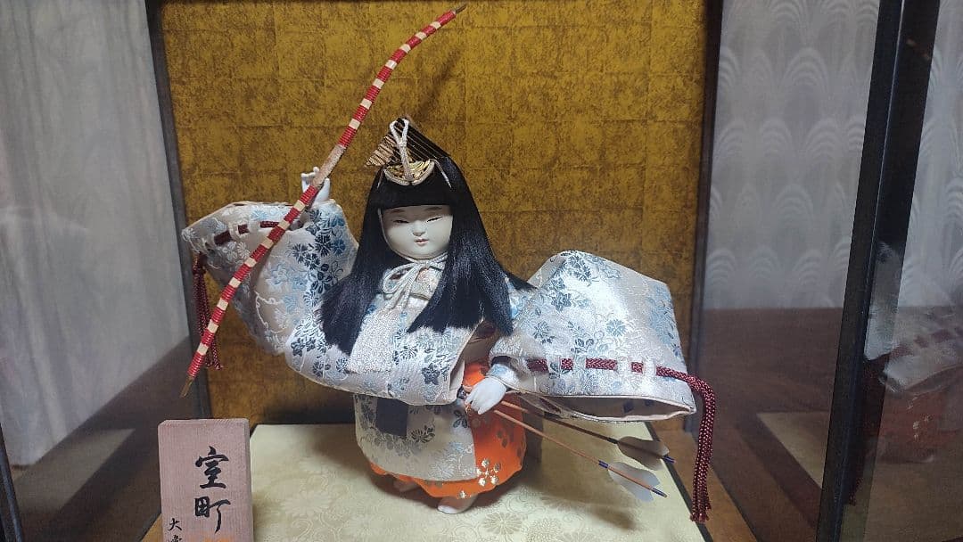 日本人形　ガラスケース入り　高さ43cm×幅46.5cm×奥行き30cm