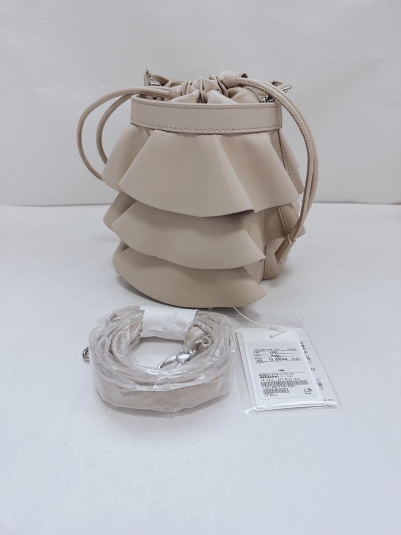 ユナイテッドアローズ　フリルバケットミニバッグ　ベージュ