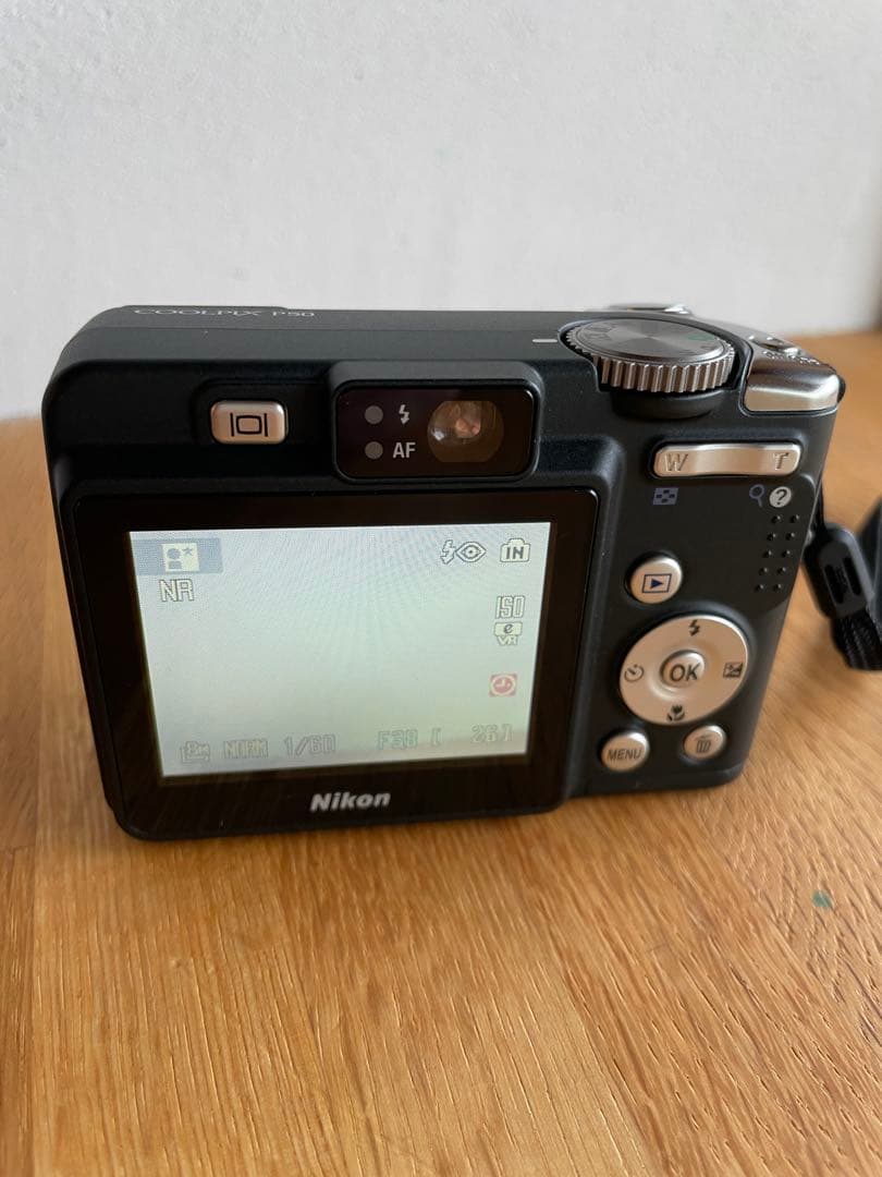Nikon COOLPIX P50 本体と付属品　匿名配送