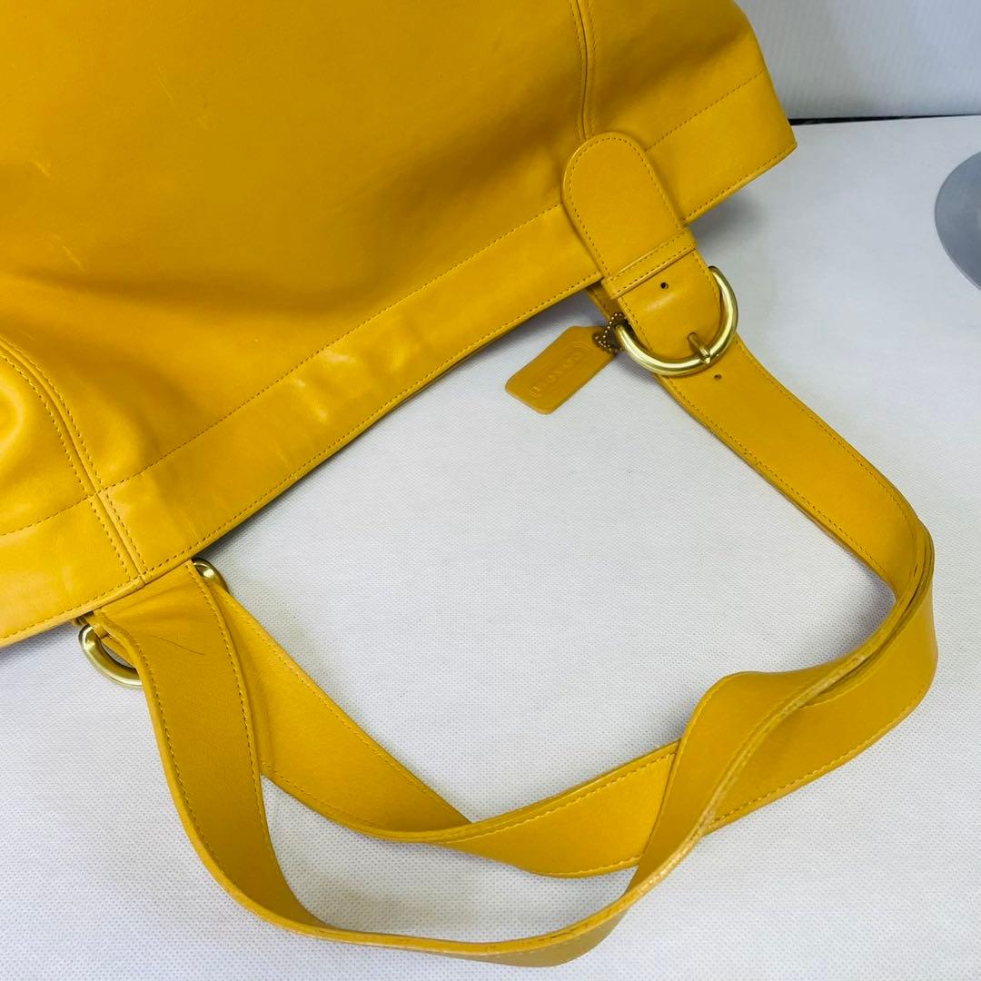 オールドCOACH コーチ　トートバッグ 黄色　レザー　ロゴチャーム付き