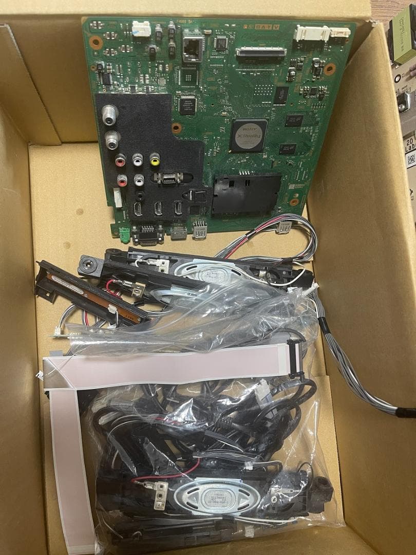 送無★ソニー★テレビKDL-40EX720とKDL-32EX720から基板一式