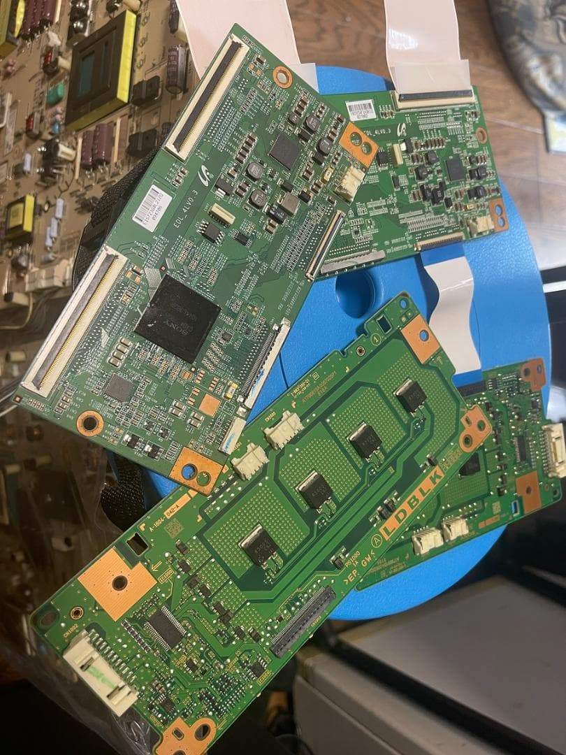 送無★ソニー★テレビKDL-40EX720とKDL-32EX720から基板一式