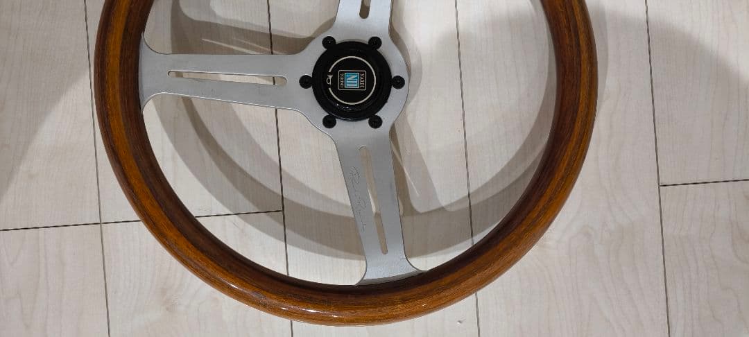 ステアリング　ポール・リカール　ナルディホーンボタン付き！　中古品