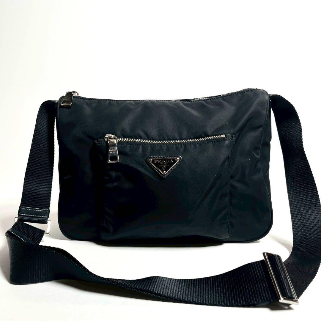 【超美品・使用感少ない】近年モデル プラダ ショルダーバッグ トライアングル 黒