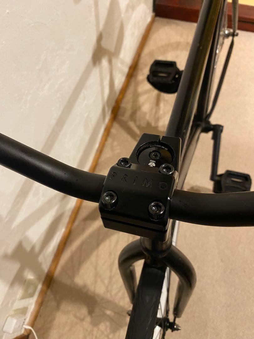 【送料込み】700c ボムトラックDIVIDEピストダーカスワン トリ車fgfs