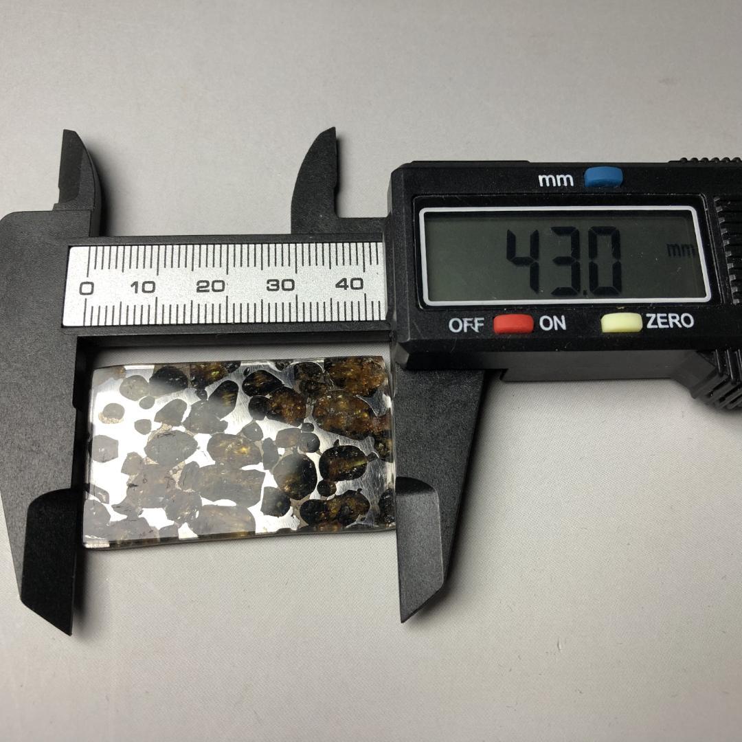 5*☆様 パラサイト隕石 隕石　石鉄隕石　セリコ隕石 美品　重さ約9ｇ　ケース付