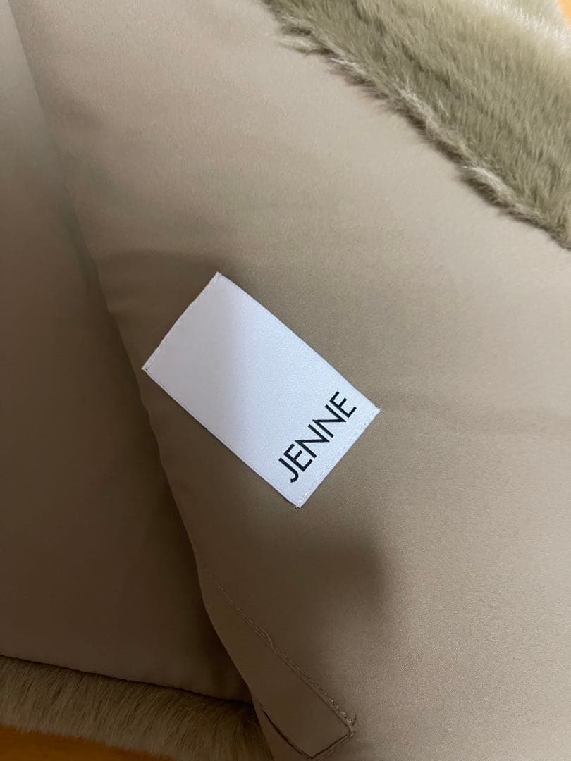 【値下】新品 JENNE ジェンヌ リッチボリュームファーケープ人気芝犬カラー