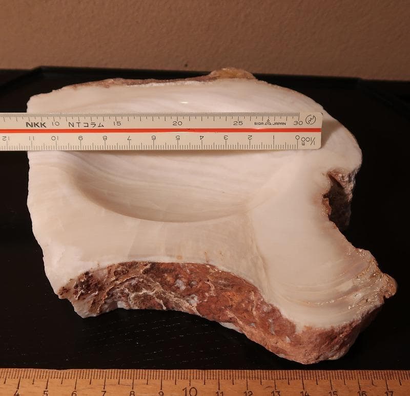 自然石加工品ー１（ケニヤ産貝殻大理石キートレイ）