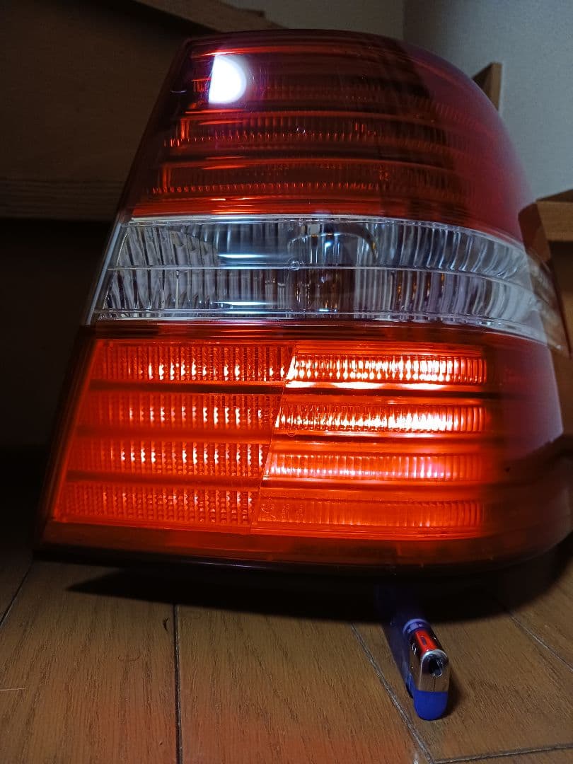 30セルシオ後期テールランプ右側
