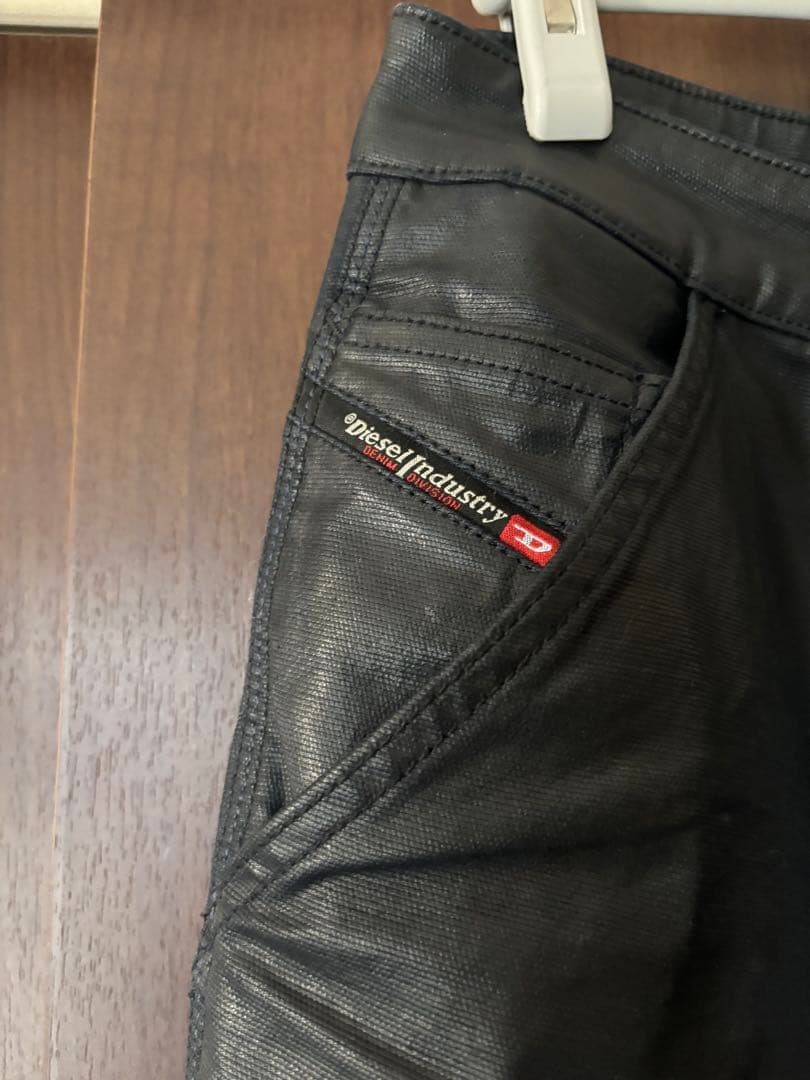 定価52800円 DIESEL 近年モデル　コーティングブラックデニム　ジーンズ