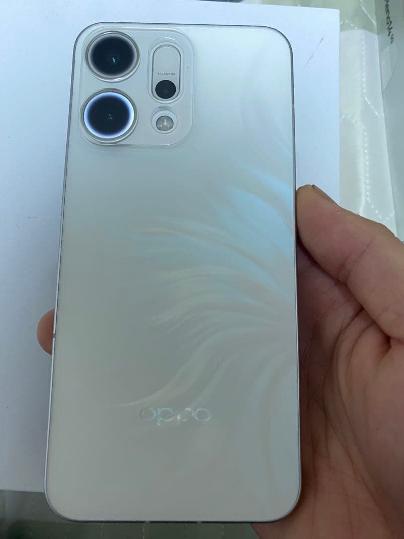 Oppo Reno14 5G 本体、オパールホワイト