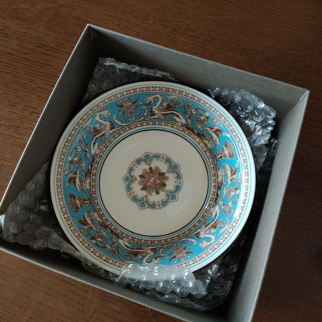 ウェッジウッド フロレンティーンTQサラダソーサー 16cm箱入