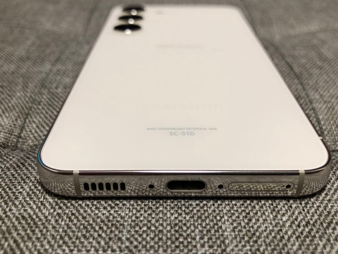 Samsung Galaxy S23 docomo ホワイト