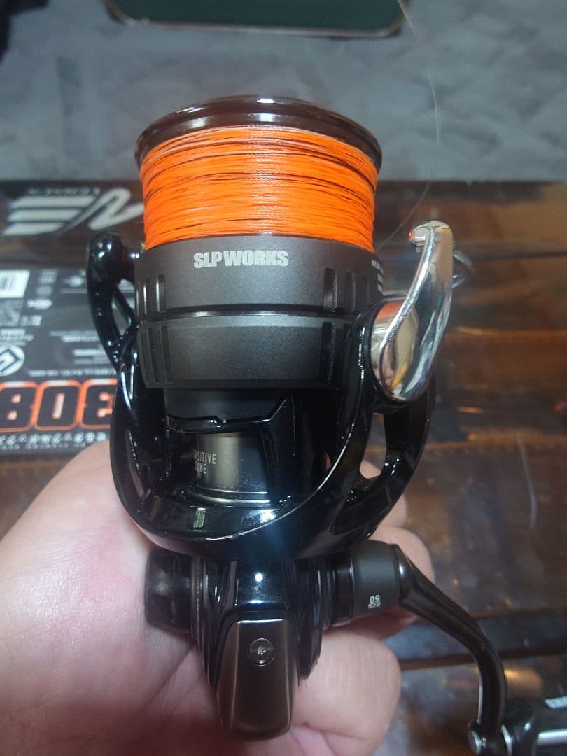 リール 24CERTATE CUSTOM BODY ST FC 2500-XH-SLPW