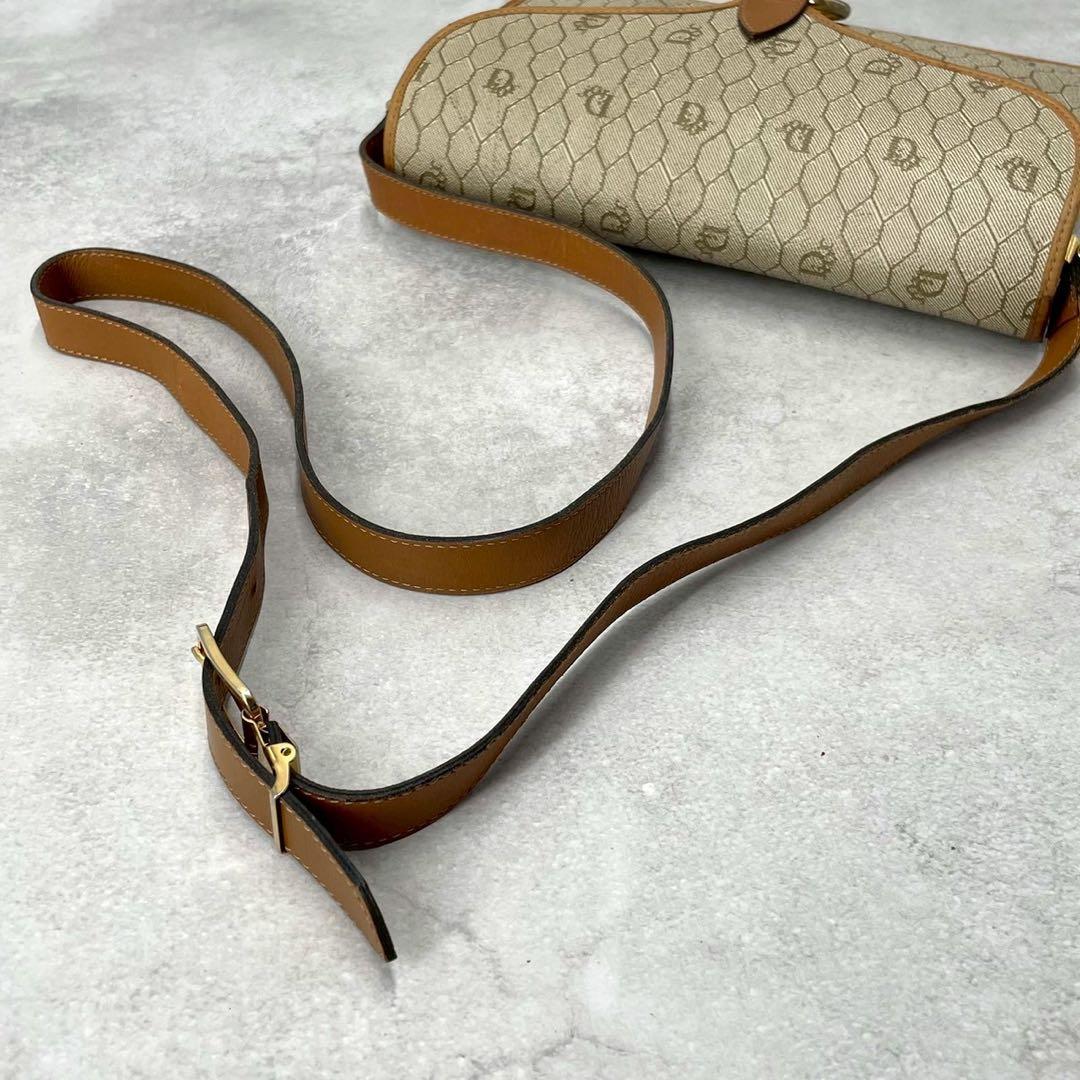 【美品】ディオール　ショルダーバッグ　ハニカム　レザー　PVC ロゴ金具