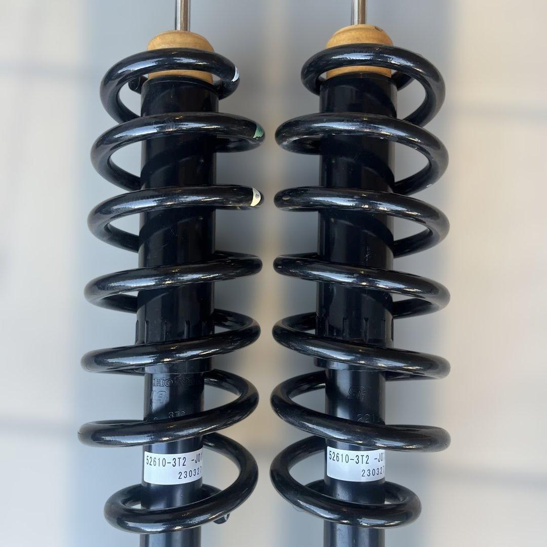 くぼたけいステップワゴン　純正　サスペンションキット ブラック