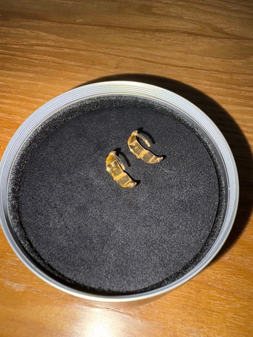 TOM WOOD ピアス Ice Huggies Gold