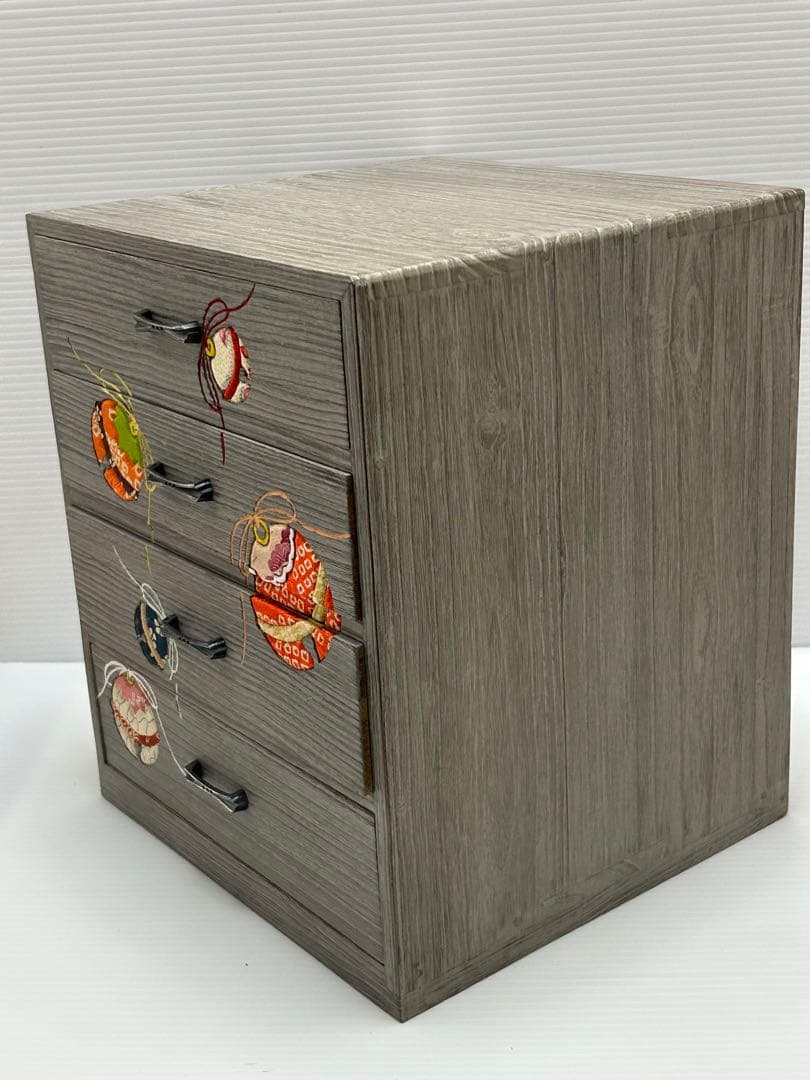 浅草　桐タンス　和風刺繍飾り　小物収納　小引出し　桐工芸　小物入れ　木目込み