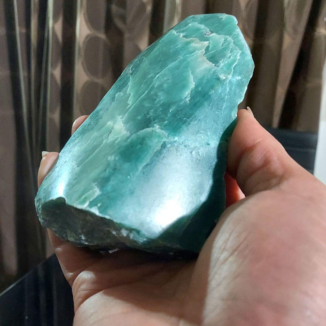 色合い綺麗で大きな インド翡翠 アベンチュリン 原石 表面磨き395