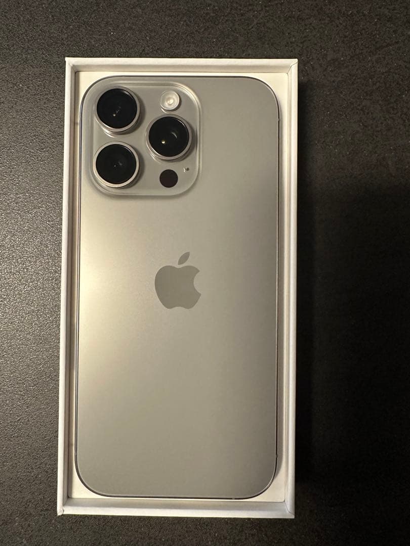 iphone 16 Pro 256gb バッテリー100% 充放電101回