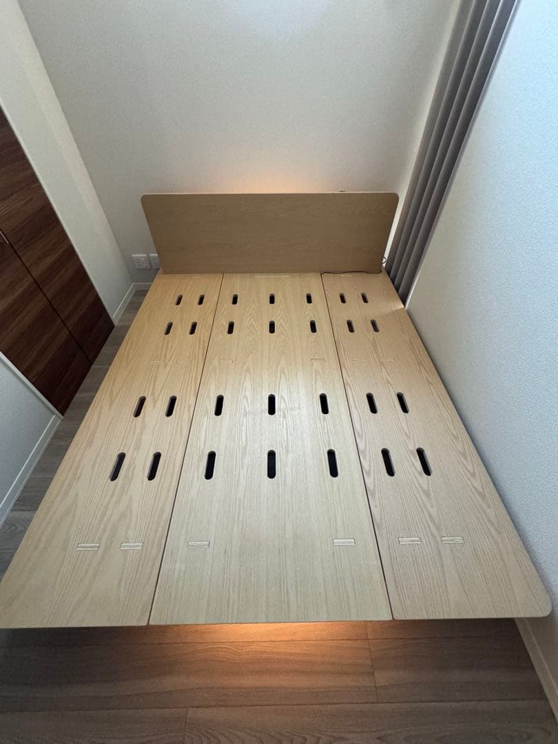 コアラマットレス　ベッドフレーム【クイーンサイズ　LEDダウンライト付き】