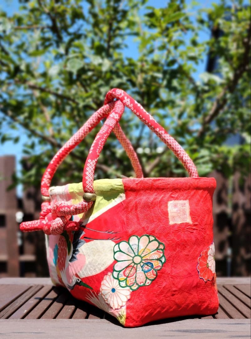 一閑張りバッグ 　鶴、花　華やか　赤　ピンク　緑　縮緬　ハンドメイド