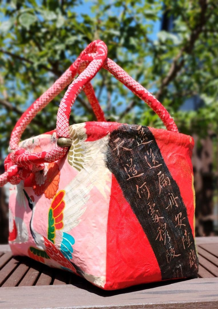 一閑張りバッグ 　鶴、花　華やか　赤　ピンク　緑　縮緬　ハンドメイド