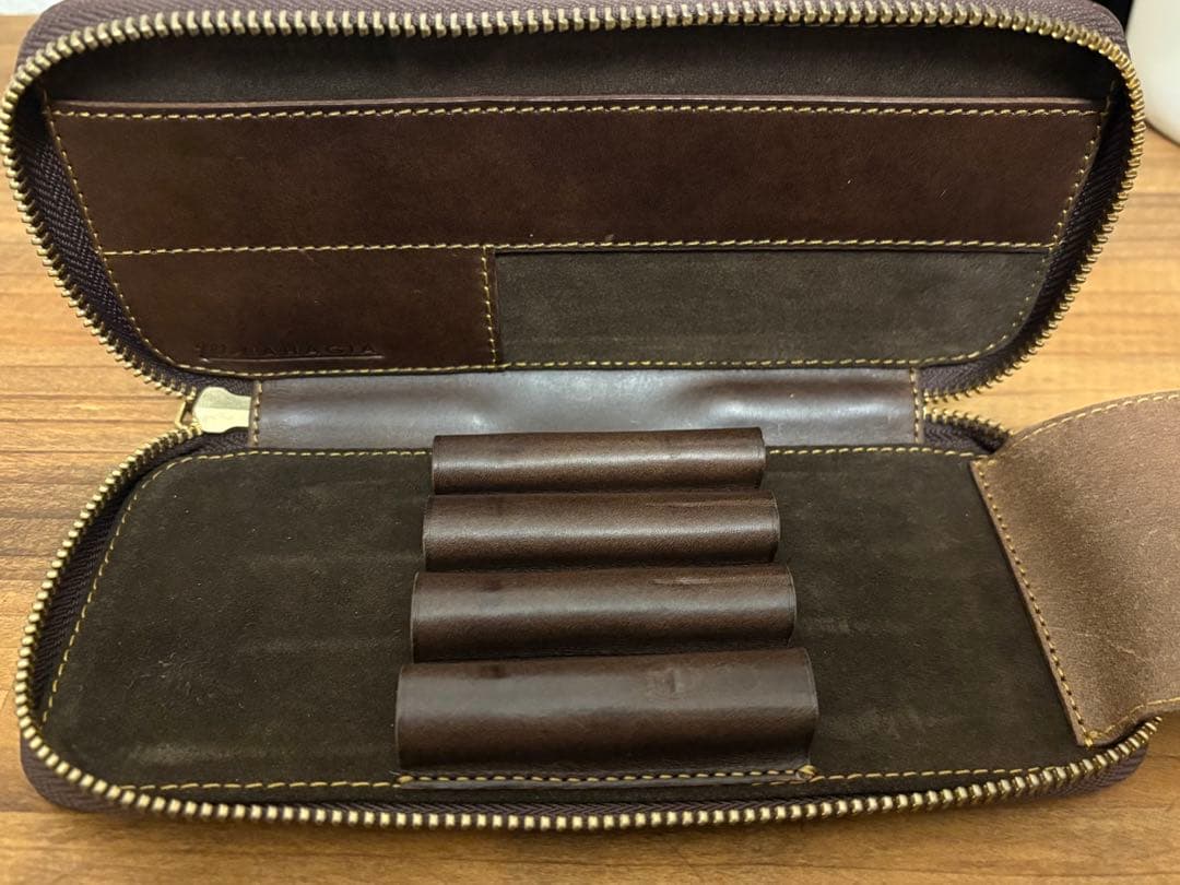 バハギア ペンケース ブラウン