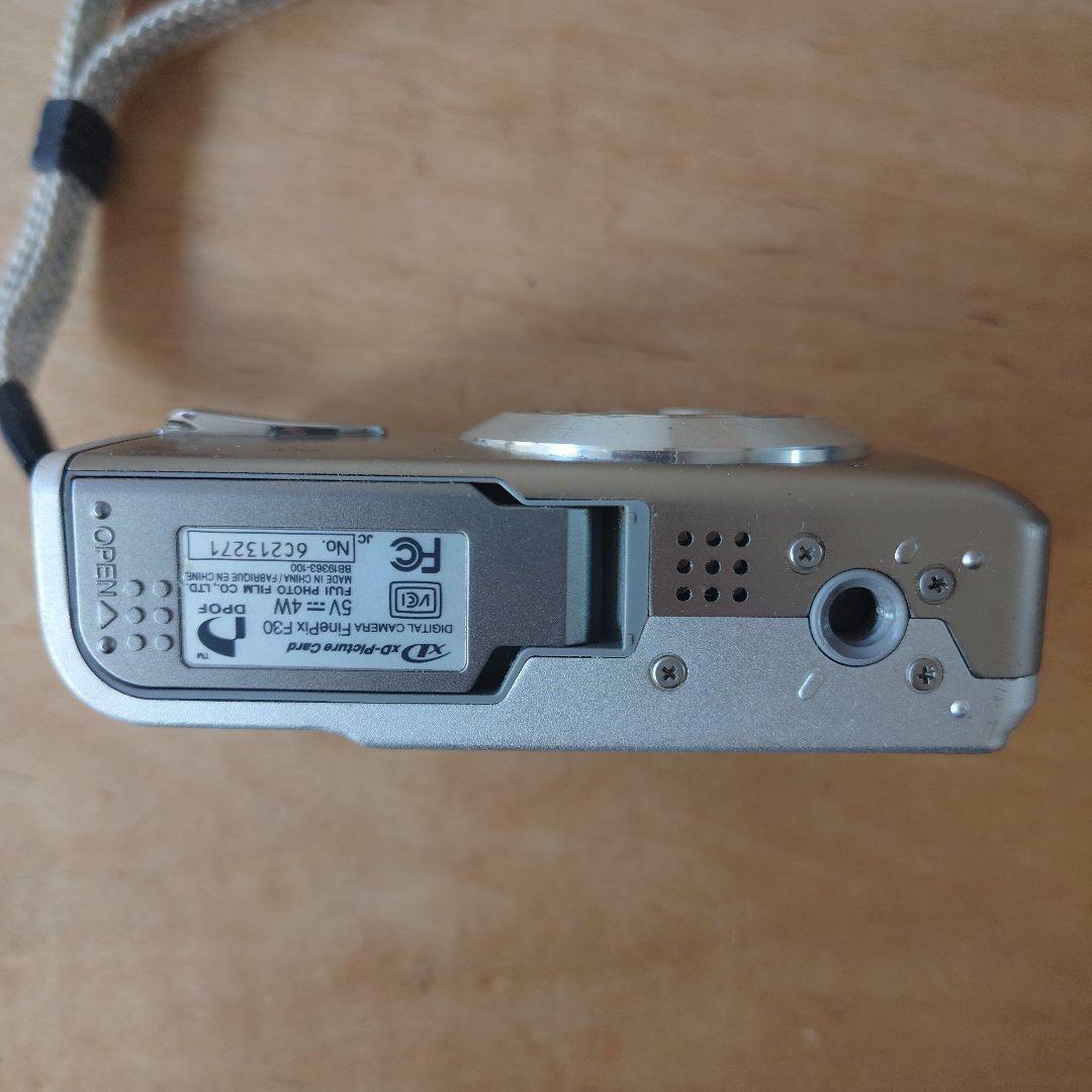 Fujifilm FinePix F30 & xDピクチャーカード2GB