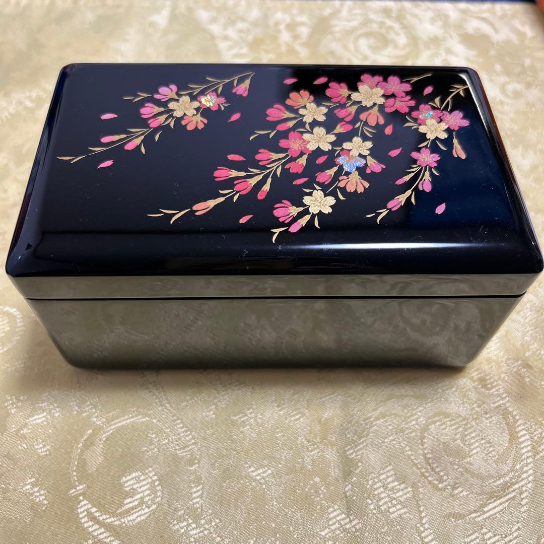 会津塗宝石箱　オルゴール　天然木製品　会津漆 曲は366日　伝統工芸品の高級品