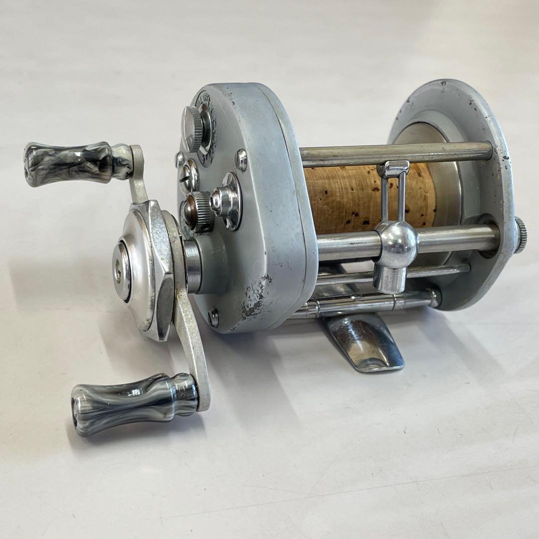 PFLUEGER SUPREME 1573 フリースプール
