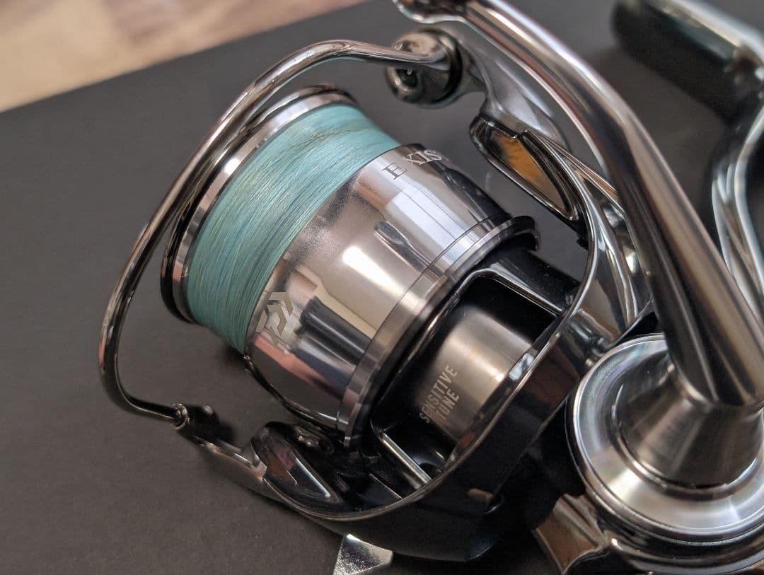 【美品】ダイワ イグジストSTSF2000SS-H