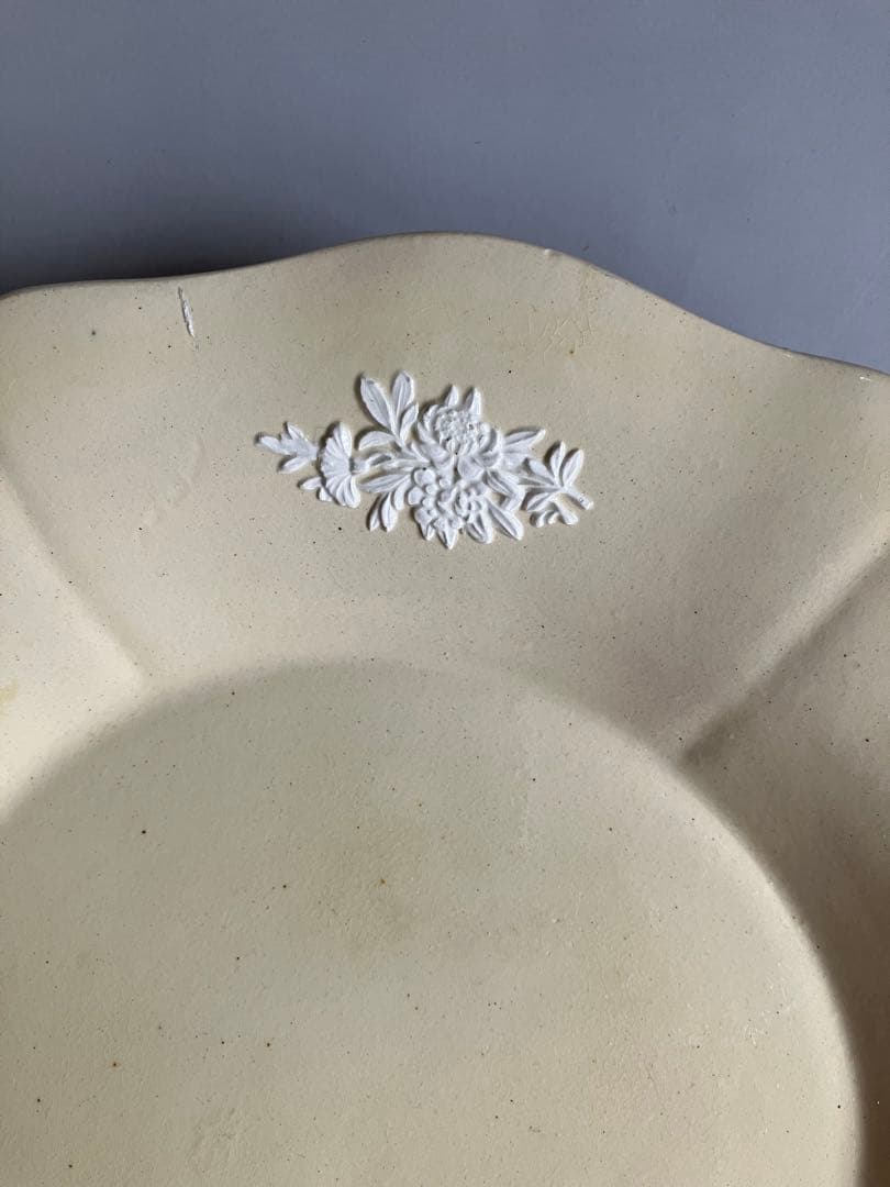 レア　19世紀初　花フォルムのレリーフ皿　イギリス　アンティーク　葡萄