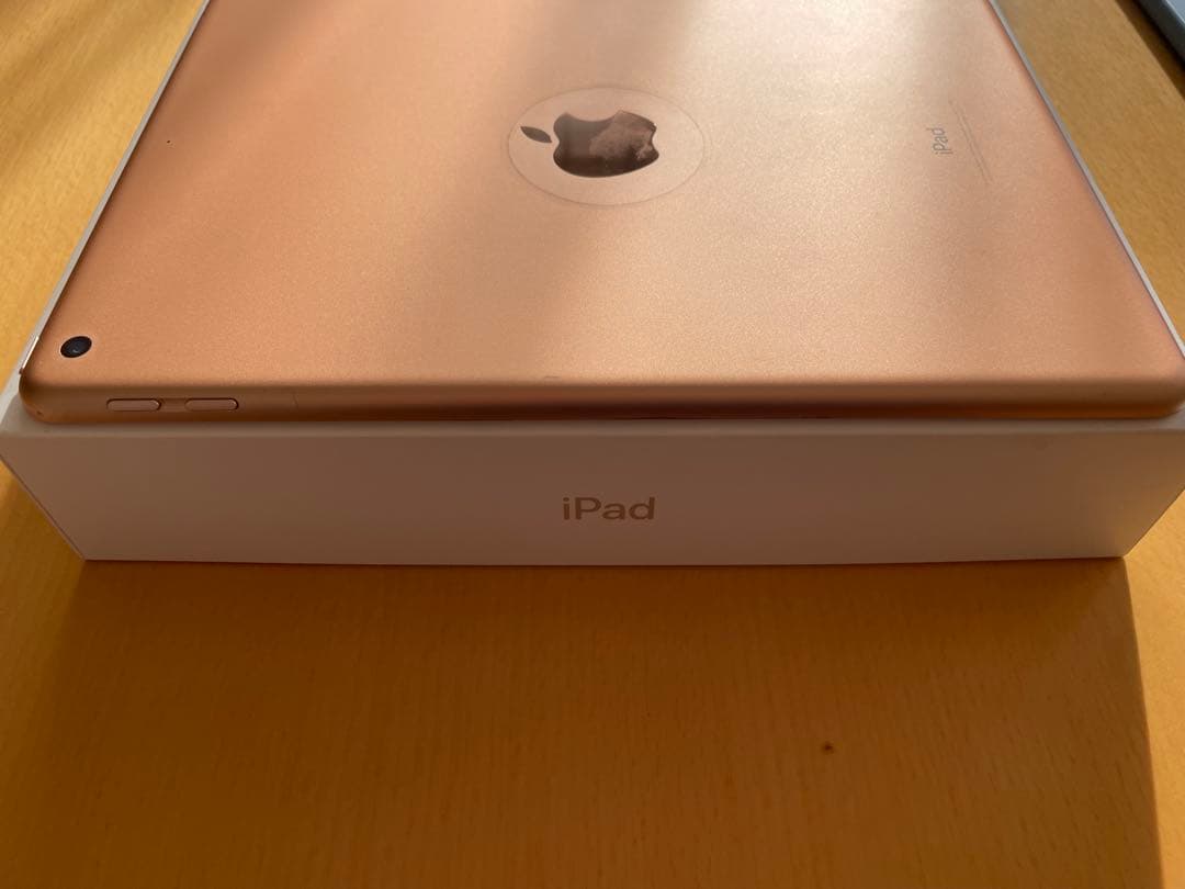 iPad 第6世代　本体　128GB Wi-Fi GOLD