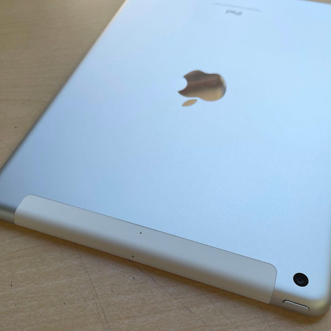 iPad 第6世代 A1954　Cellular シルバー　32GB 超美品